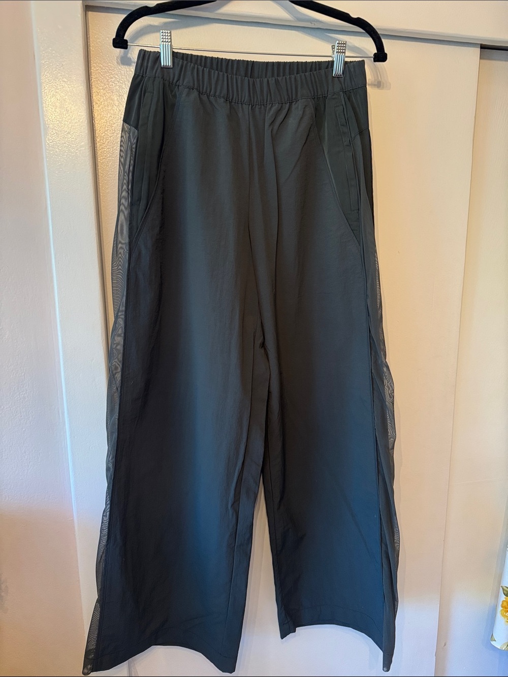 Alo Yoga High-Waist Origin Wide Leg Track Pants in Charcoal Green